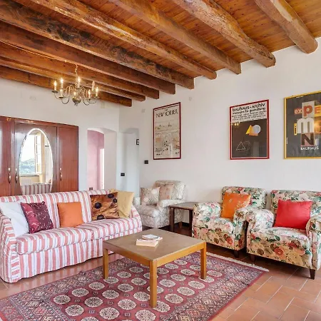 Holiday home Dreamy Holiday In With Swimming Pool